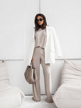 Elegancki damski dwuczęściowy garnitur w jednolitym kolorze