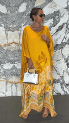 Stylowa sukienka z nadrukiem roślinnym z okrągłą szyją i długimi rękawami