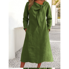 Jednolita sukienka z długimi rękawami i okrągłym dekoltem