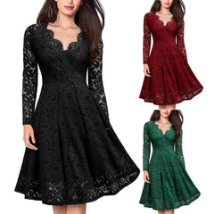 koronkowa sukienka z długim rękawem