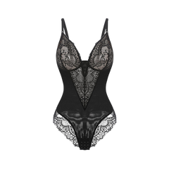 Koronkowe body typu stringi z głębokim dekoltem w kształcie litery V