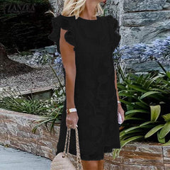 Wielowarstwowe rękawy to nie długa żakardowa sukienka z rozcięciami