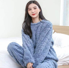 🔥 【Pluszowy ciepły kombinezon 40-90 kg】 Piżama z wyściełanym i pogrubionym polarem koralowym Larna, do noszenia na co dzień, modna i wygodna piżama