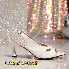 Eleganckie sandały na wysokich obcasach białych kobiet