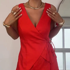 Dwuczęściowy komplet składający się z topu bez rękawów i spodenek