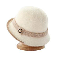 Modna jesienno-zimowa czapka dzianinowa z podwiniętymi krawędziami