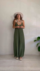 Kombinezon bez rękawów z łańcuszkami na szelkach