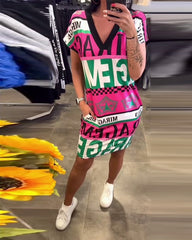 Sukienka z nadrukiem i krótkim rękawem w serek