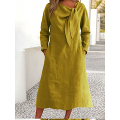 Jednolita sukienka z długimi rękawami i okrągłym dekoltem