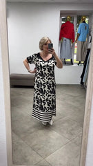 Elegancka i wygodna sukienka z odkrytymi ramionami