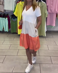 Sukienka z dekoltem w serek i blokiem kolorów, krótki rękaw