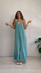 Kombinezon bez rękawów z łańcuszkami na szelkach