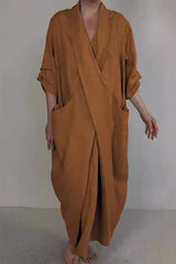 Sukienka z dużą kieszenią i dekoltem w serek, lniana, minimalistyczna