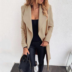 Wełniany płaszcz z klapami