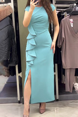 Elegancka sukienka z rozcięciem i falbanką