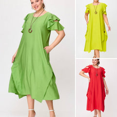 Świeża, słodka i smukła sukienka w jednolitym kolorze