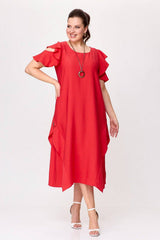 Świeża, słodka i smukła sukienka w jednolitym kolorze