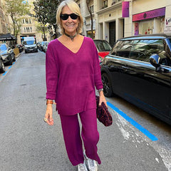 Dwuczęściowy komplet składający się z topu i spodni w jednolitym kolorze