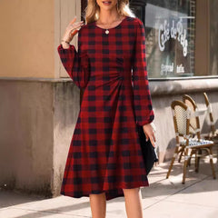 Jesienno-zimowa damska sukienka z długim rękawem i wąskim rozcięciem