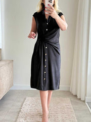 Sukienka koszulowa damska z krótkim rękawem: wiązana w talii, zapinana z przodu na guziki, midi