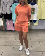 Zestaw sportowych spodenek z kapturem w jednolitym kolorze