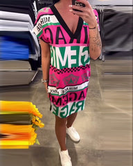 Sukienka z nadrukiem i krótkim rękawem w serek