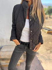 Kurtka puchowa o swobodnym stójce i jednorzędowym kroju