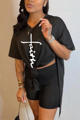 [bezpłatną wysyłkę] T-shirt i spodenki z nadrukiem w kształcie litery V, dwuczęściowy zestaw