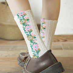 🧦(5 par) Skarpetki w stylu vintage z haftowanymi kwiatami